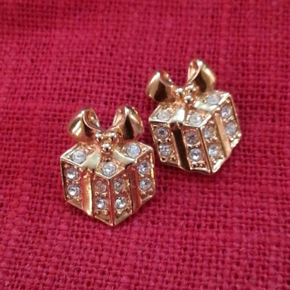 Avon Vintage Wrapped Present Gift Box Rhinestone Gold-tone Stud earrings